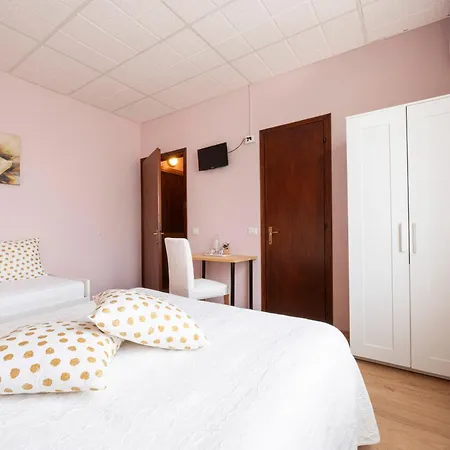 Le Betulle Hotel San Maurizio D'opaglio Buitenkant foto